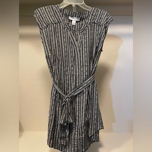 Motherhood Maternity Black& White Top - L